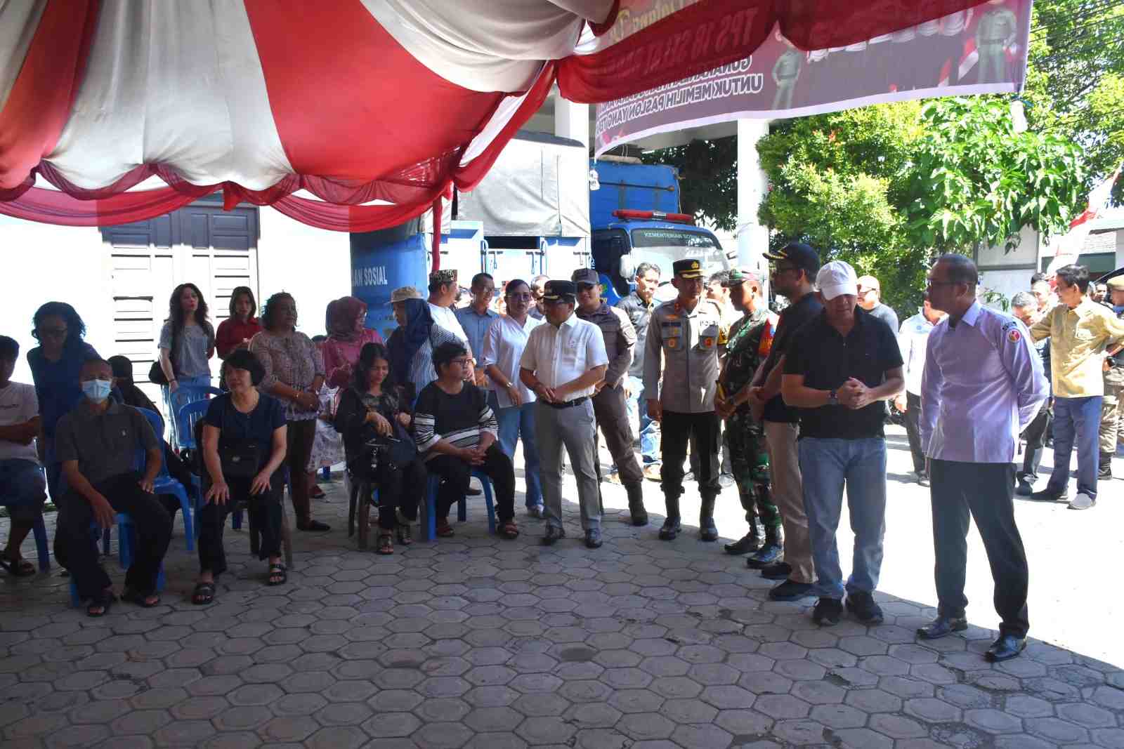 Pj Bupati Kapuas bersama Jajaran Meninjau sejumlah TPS