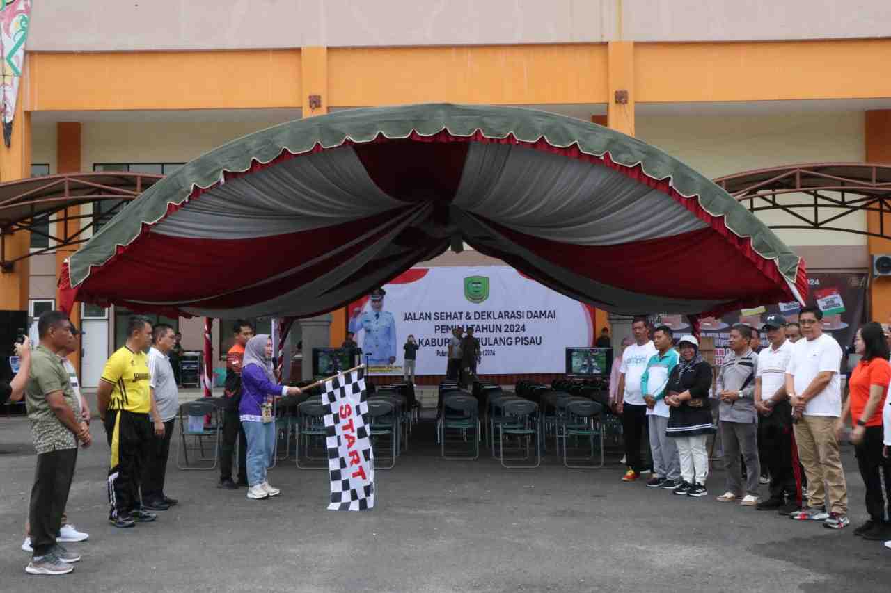 Pemkab Pulang Pisau Mengikuti Deklarasi Pemilu Damai Bersama Pemprov Kalteng Melalui Zoom Meeting