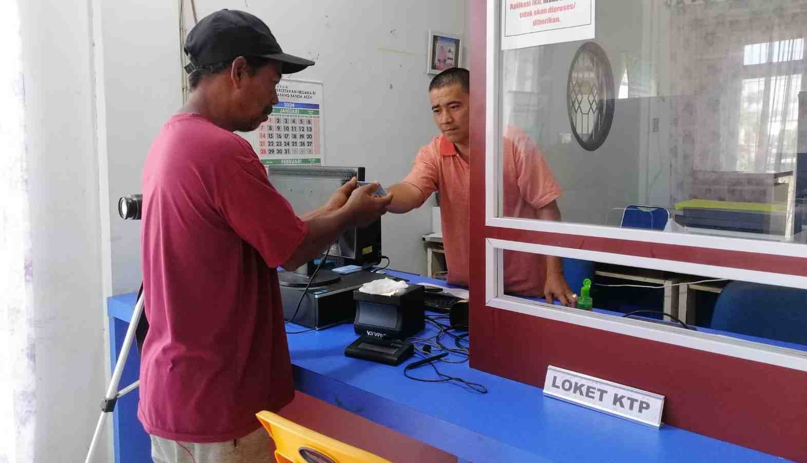 Hari Libur Disdukcapil Aceh Jaya Tetap Lakukan Perekaman e-KTP