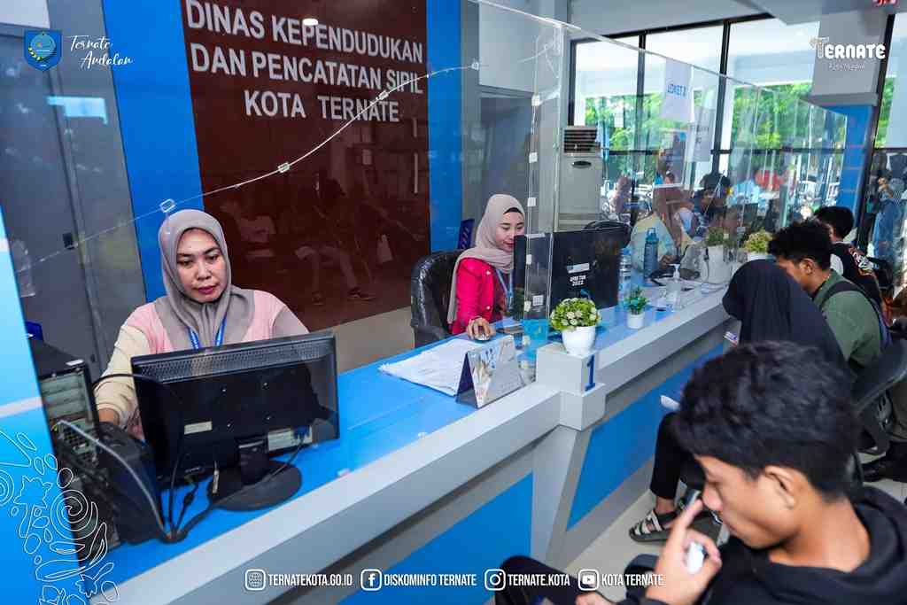  Dukcapil Kota Ternate Buka Pelayanan di Hari Libur