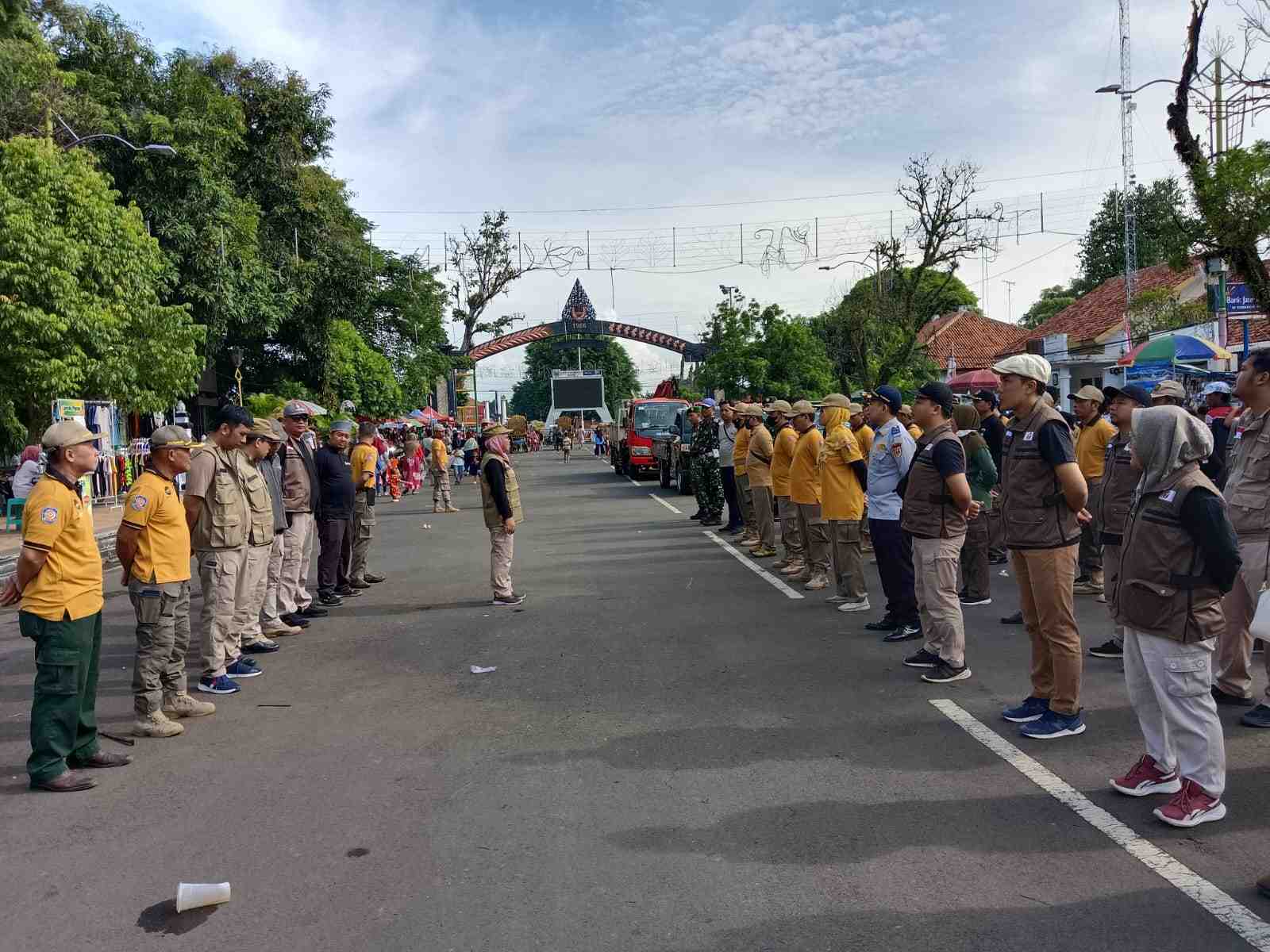 Peserta Pemilu Tak Lepas APK di Masa Tenang, KPU Batang Paksa Lakukan Pembersihan
