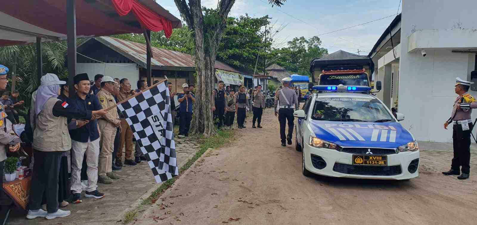 Pj Wali Kota Palangka Raya Lepas Logistik Pemilu Tahun 2024