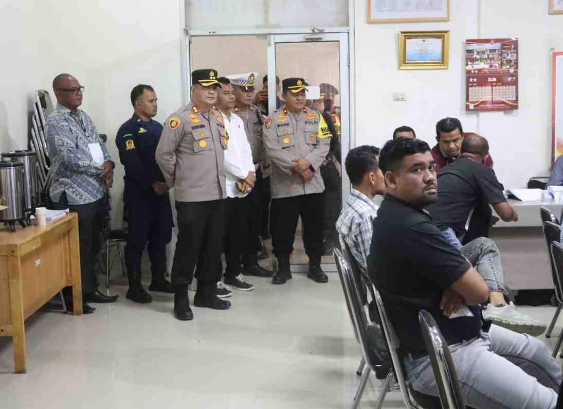 Kapolres Aceh Utara Pantau Kantor KIP Saat Rapat Pleno Terbuka