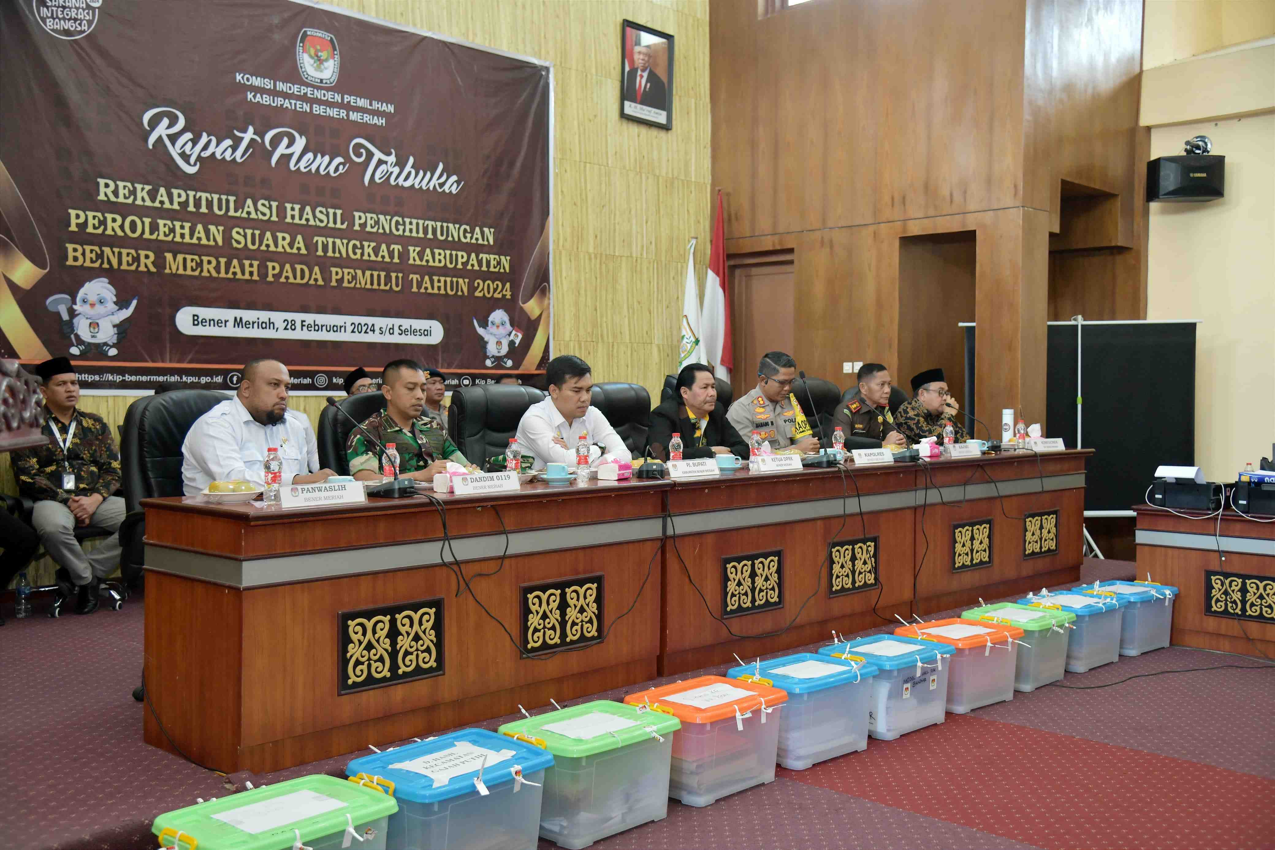 Pj Sekda Khairmansyah Hadiri Rapat Pleno Rekapitulasi Penghitungan Suara Pemilu Tingkat Kabupaten