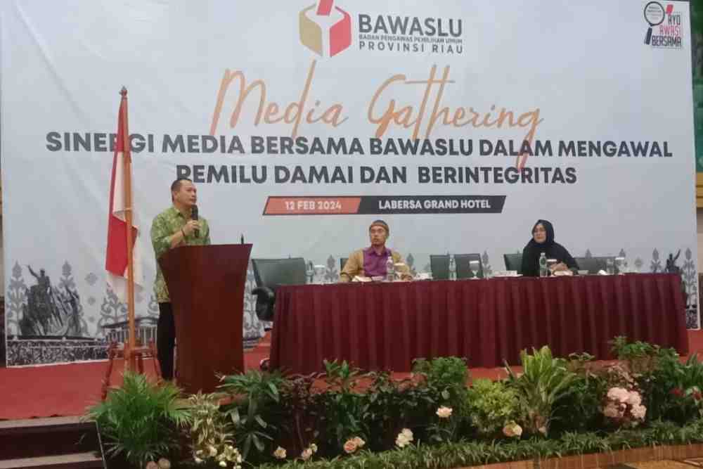 Menjelang Pencoblosan, Bawaslu Riau Gelar Pertemuan dengan Media Massa