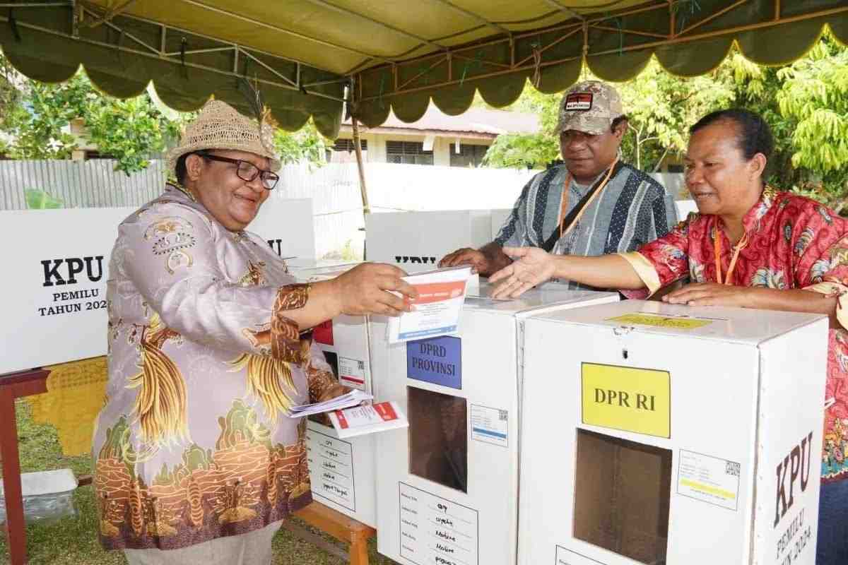 Rekapitulasi Suara Pemilu 2024, Pj Gubernur Papua Tengah Ajak Masyarakat Jaga Keamanan