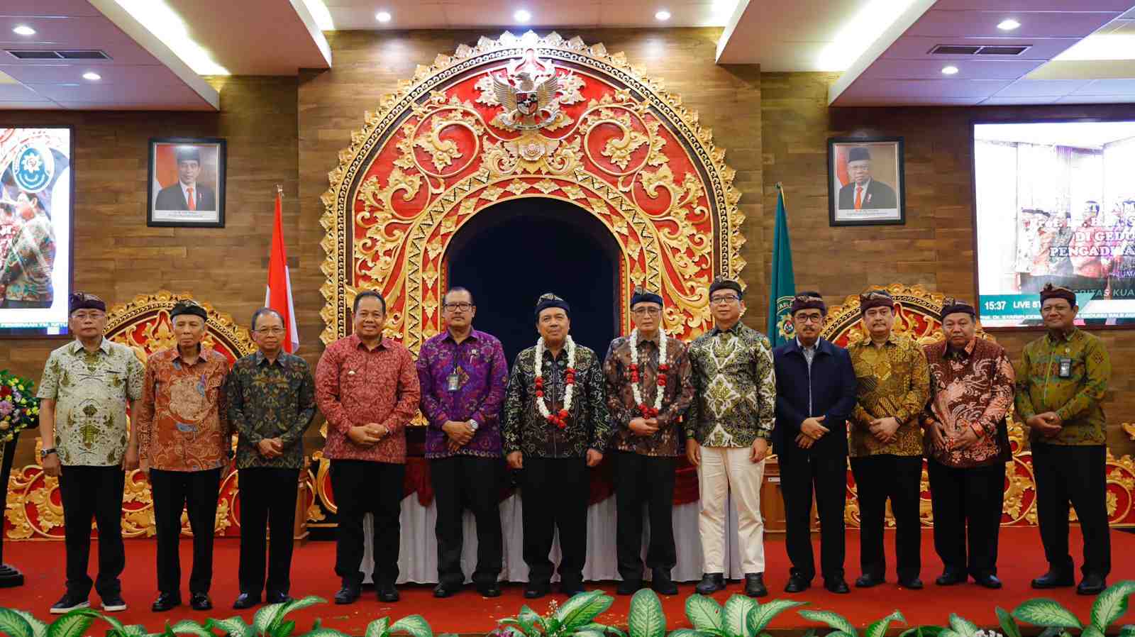 Ketua MA Instruksikan Beri Pelayanan Prima ke Masyarakat Pencari Keadilan dengan Zero KKN