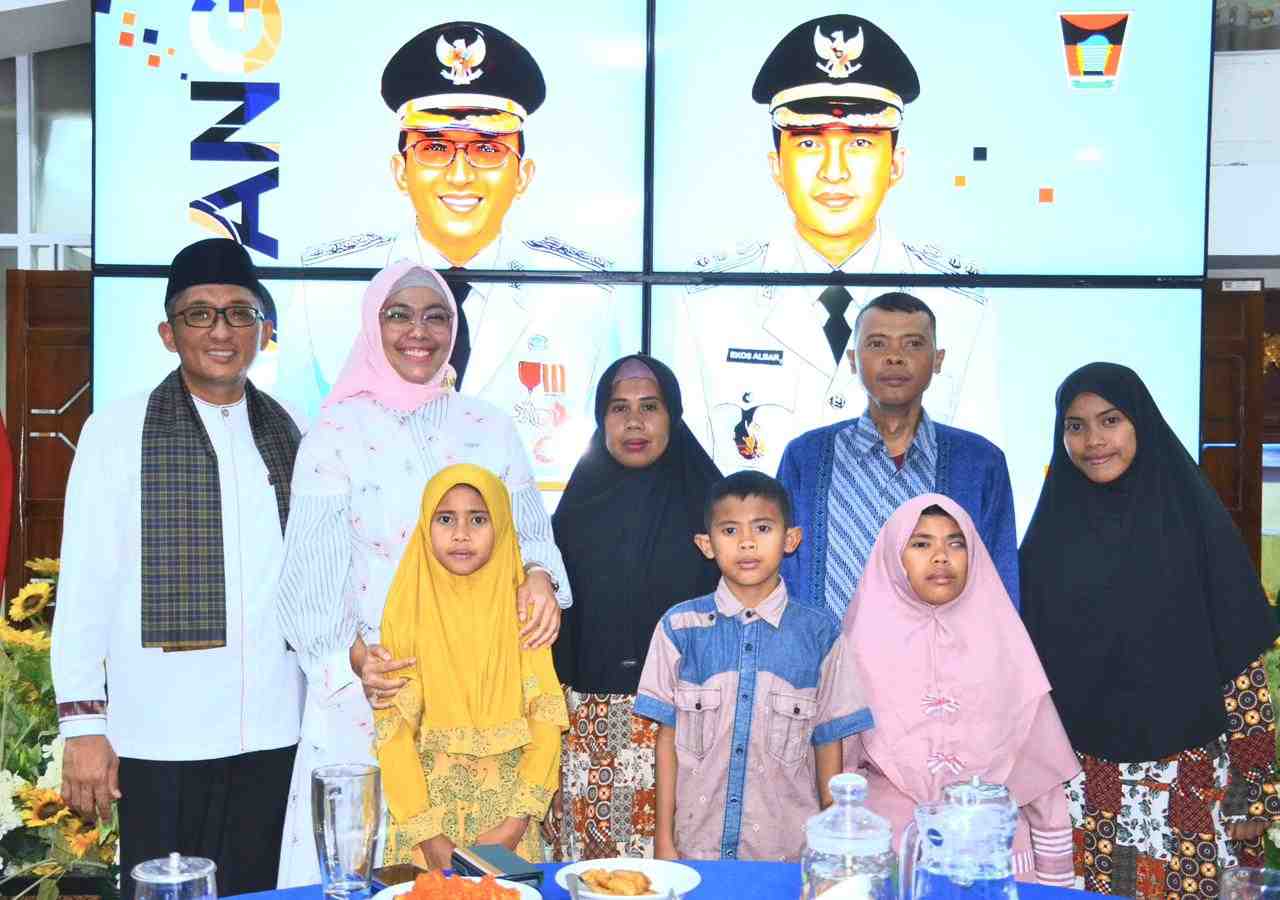 Di Program 'Semata' Jilid IV, Wali Kota Padang Bahagiakan Keluarga Mualaf