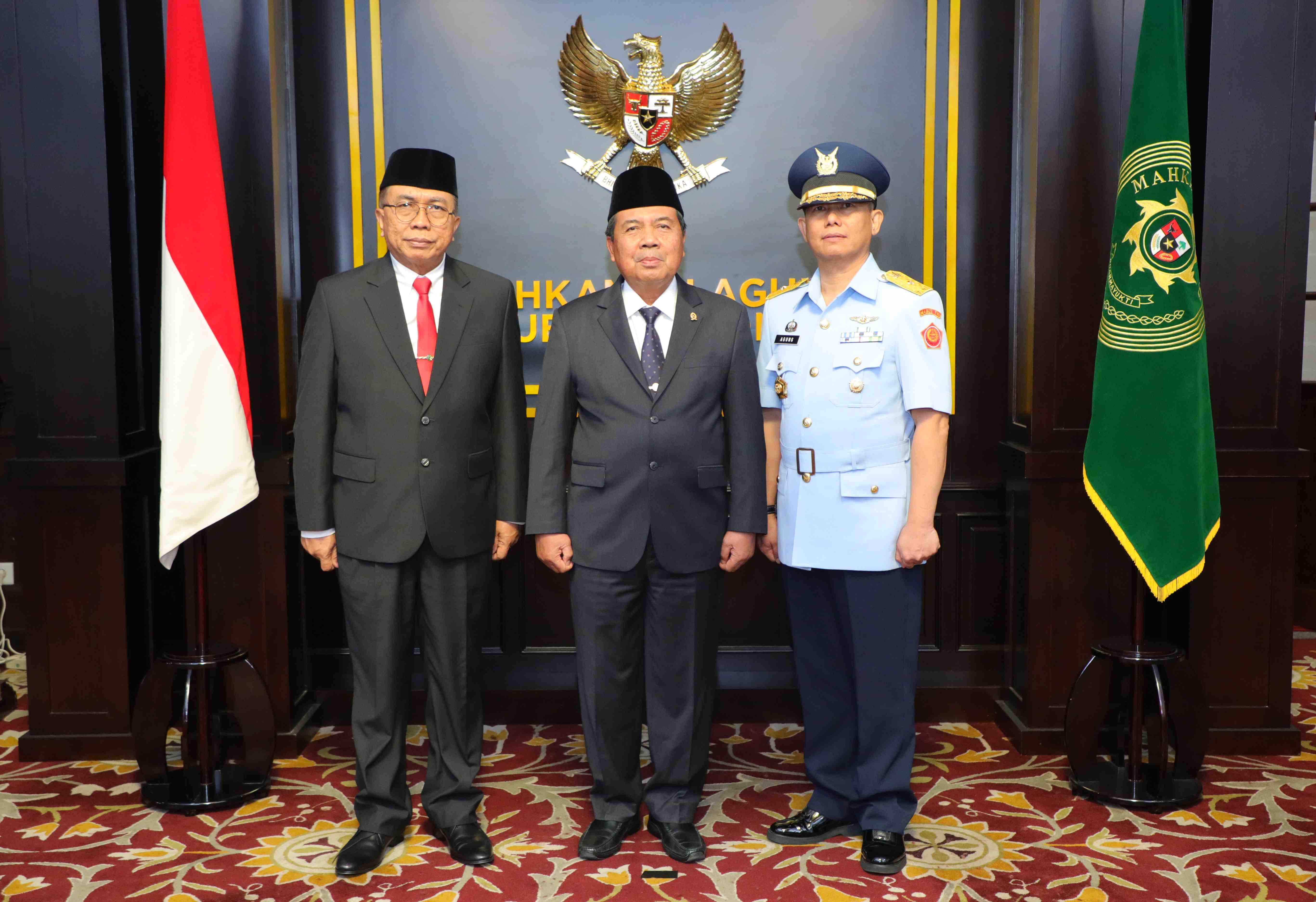 Tingkatkan Integritas Lembaga, Ketua MA Lantik Dua Pejabat Baru