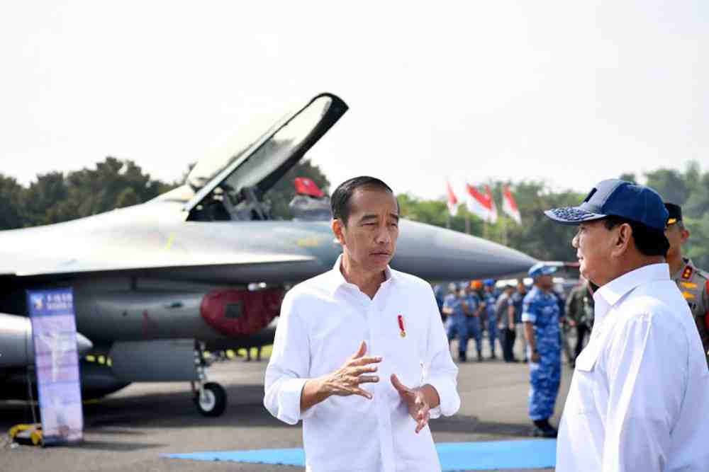 Menhan Prabowo Dampingi Presiden Jokowi Tinjau Alutsista TNI AU