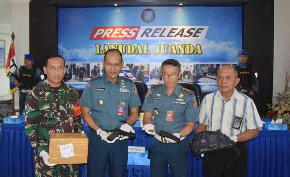 TNI AL Gagalkan Penyelundupan Senjata Api di Juanda Surabaya