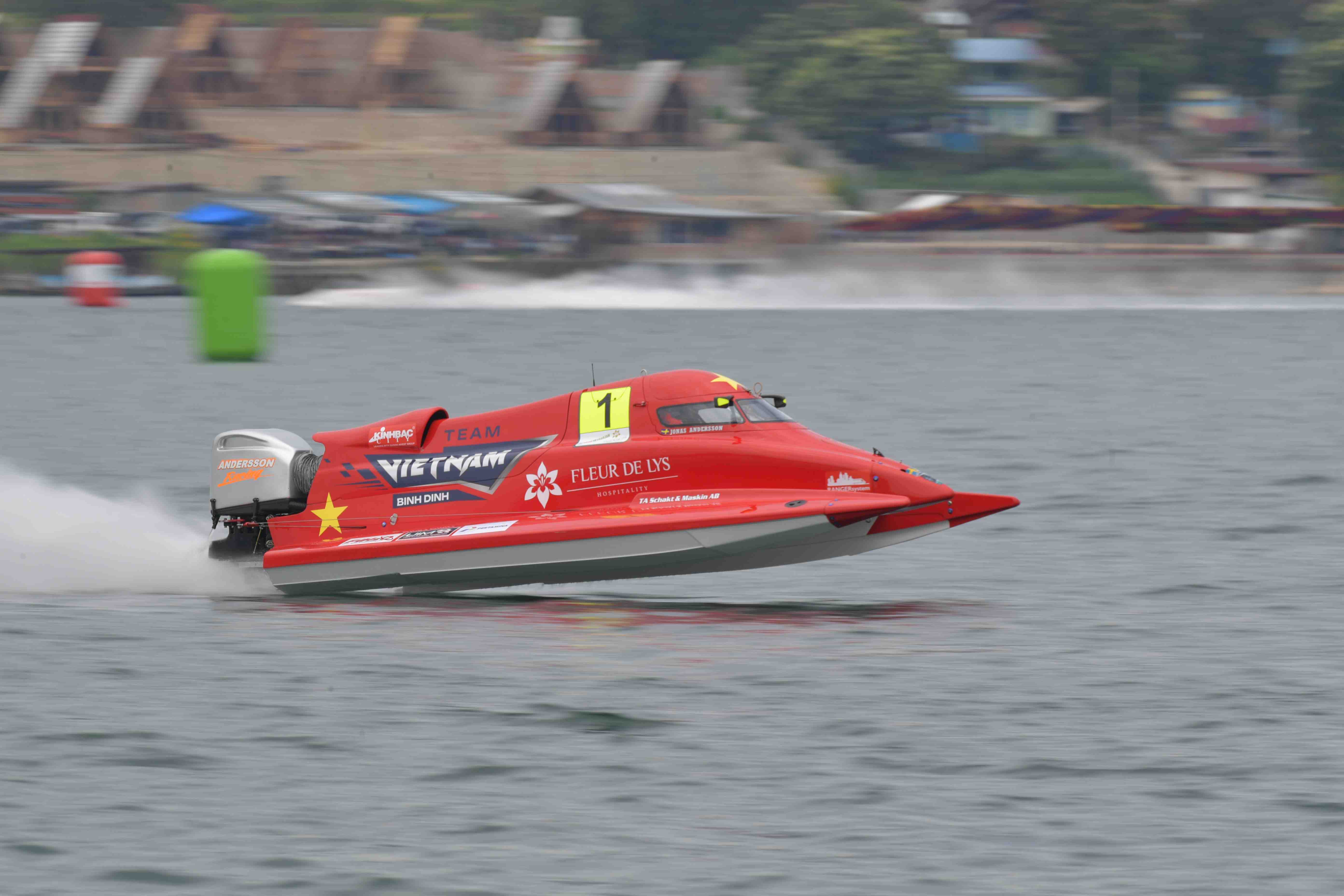 [SIARAN PERS] 18 Pembalap Dunia F1Powerboat Danau Toba 2024 Berlaga Hari Ini