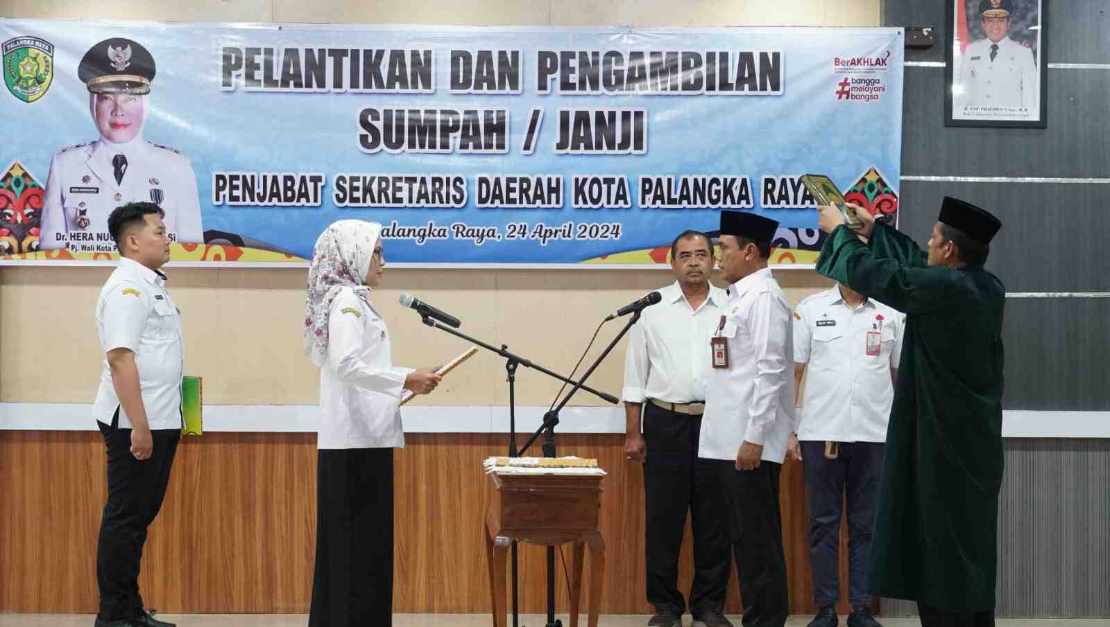 Pj Wali Kota Lantik Achmad Zaini sebagai Pj Sekda Kota Palangka Raya
