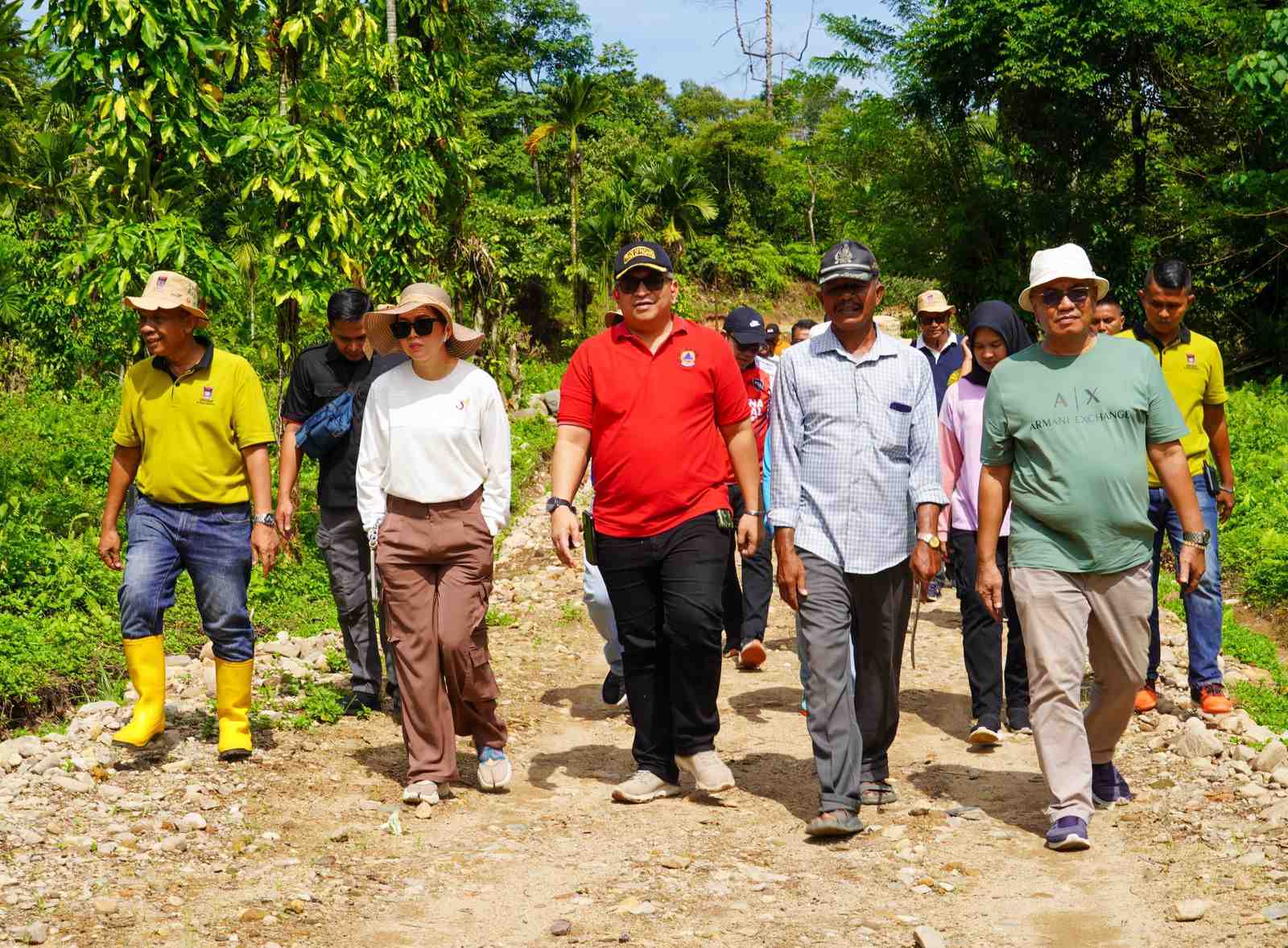 Jalan Kampung Kandang Dama Mulai Dibangun, Warga Sambut Gembira