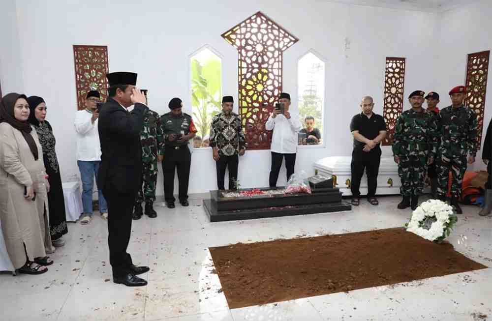 Negara Berduka, Menko Polhukam Pimpin Upacara Pemakaman Hamzah Haz di Bogor