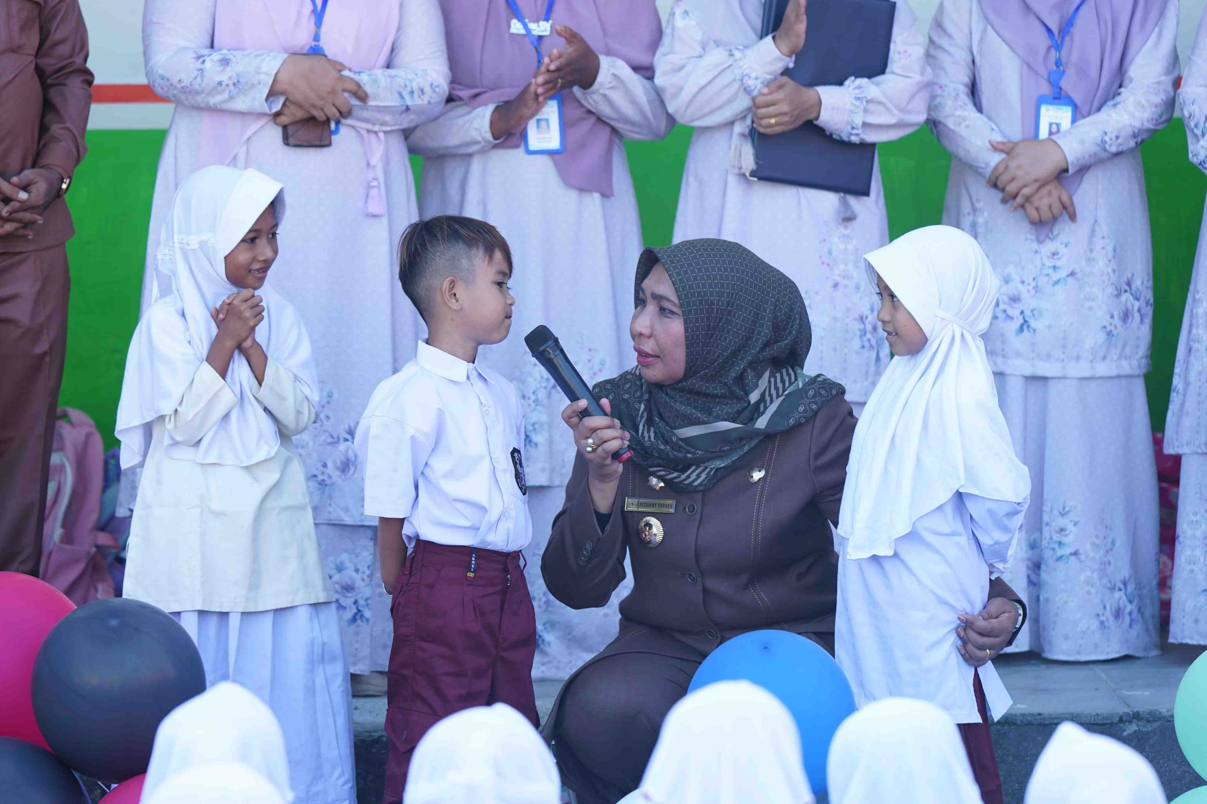 Kunjungi SDN Ujong Patihah pada Hari Pertama Sekolah, Ini Pesan Penting Pj Bupati Nagan Raya