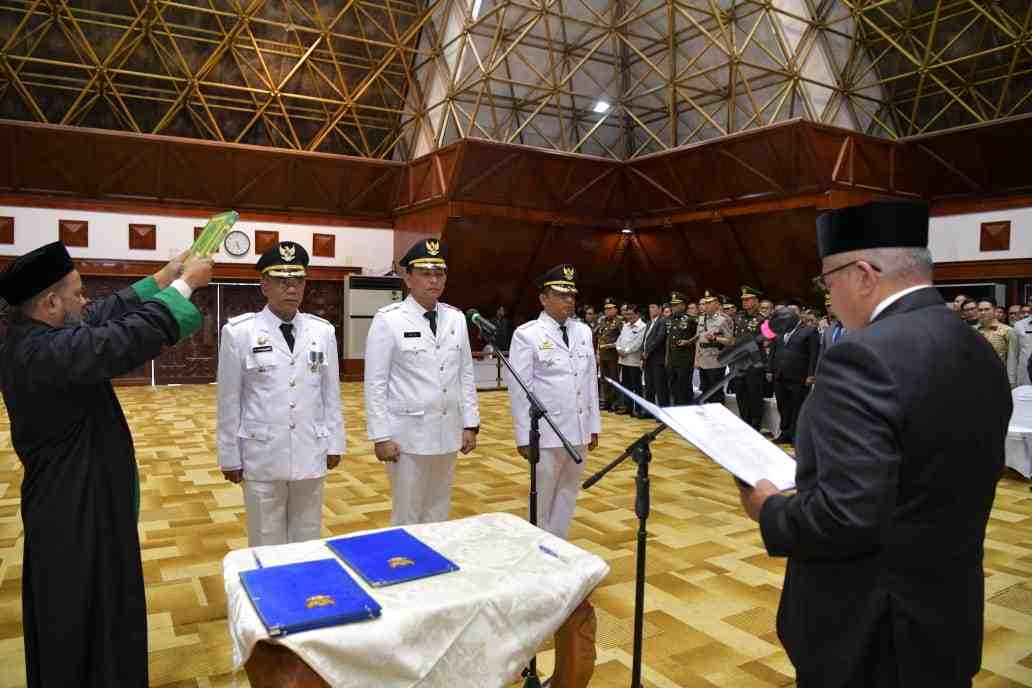 Lantik Tiga Penjabat Kepala Daerah, Pj Gubernur Aceh Ingatkan APBK Dijalankan Tepat Waktu