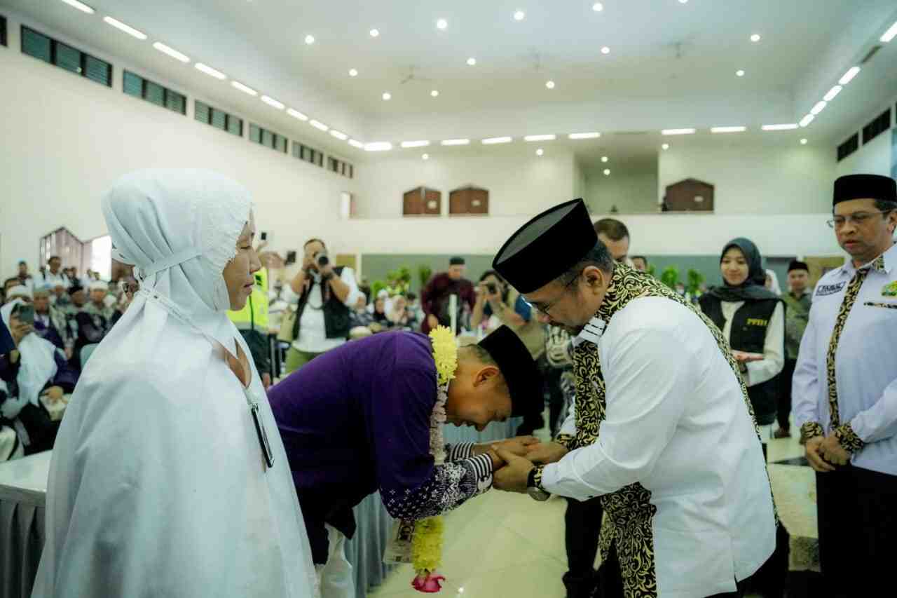 Menag Sambut Jemaah Haji Kloter Terakhir di Jakarta