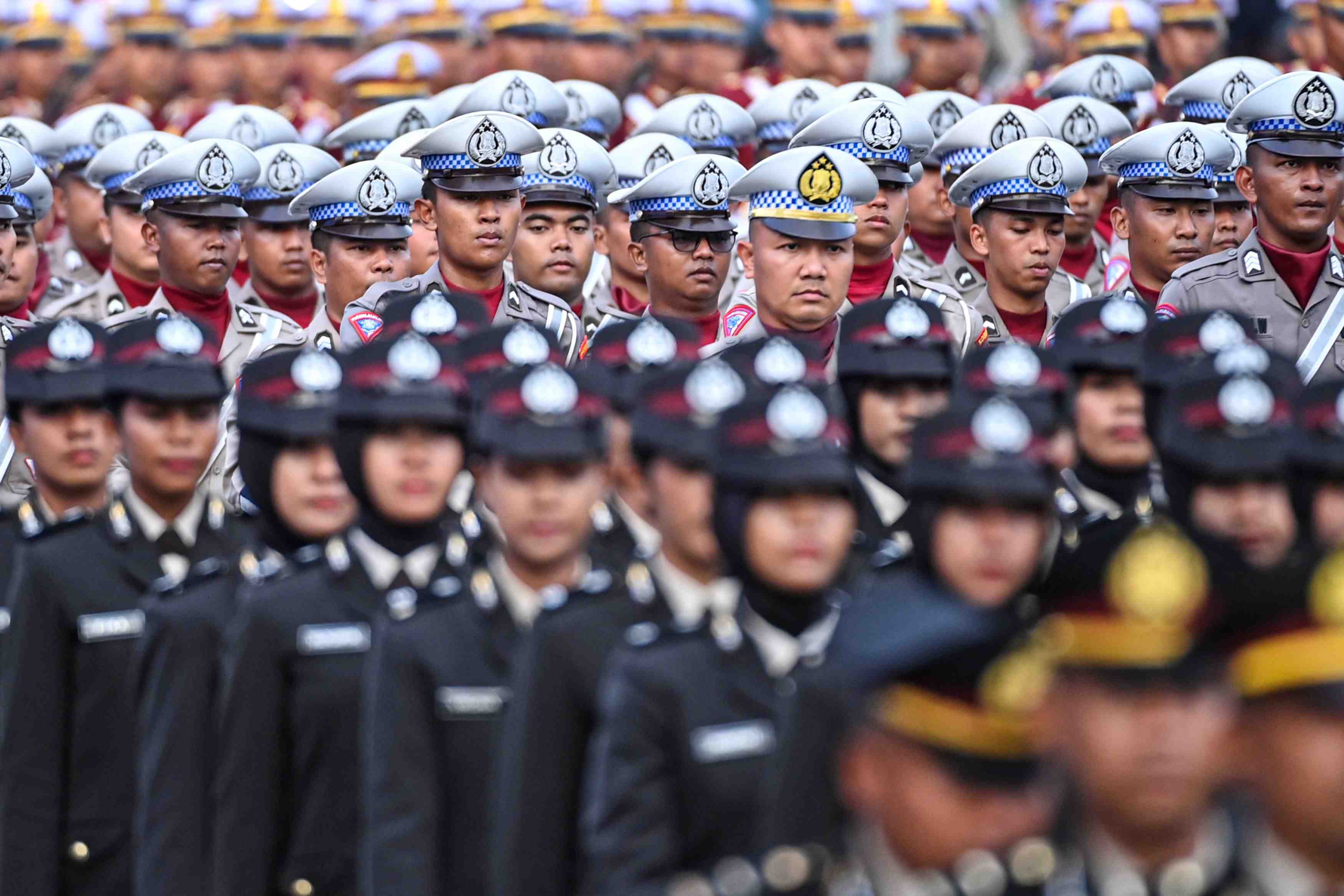 Presiden Joko Widodo Anugerahkan Bintang Bhayangkara Nararya kepada Tiga Personel Polri