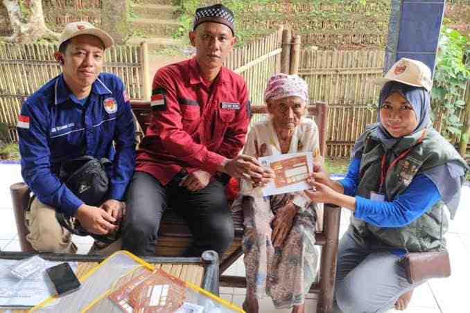 Pilkada Serentak 2024, Pantarlih Purwakarta Temukan Dua Warga Berusia 100 Tahun Lebih