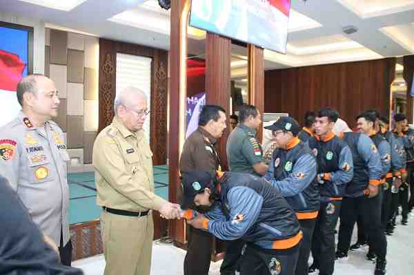 Pj Gubernur Kalbar Lepas 142 Atlet untuk Berlaga di PON XXI Aceh-Sumut