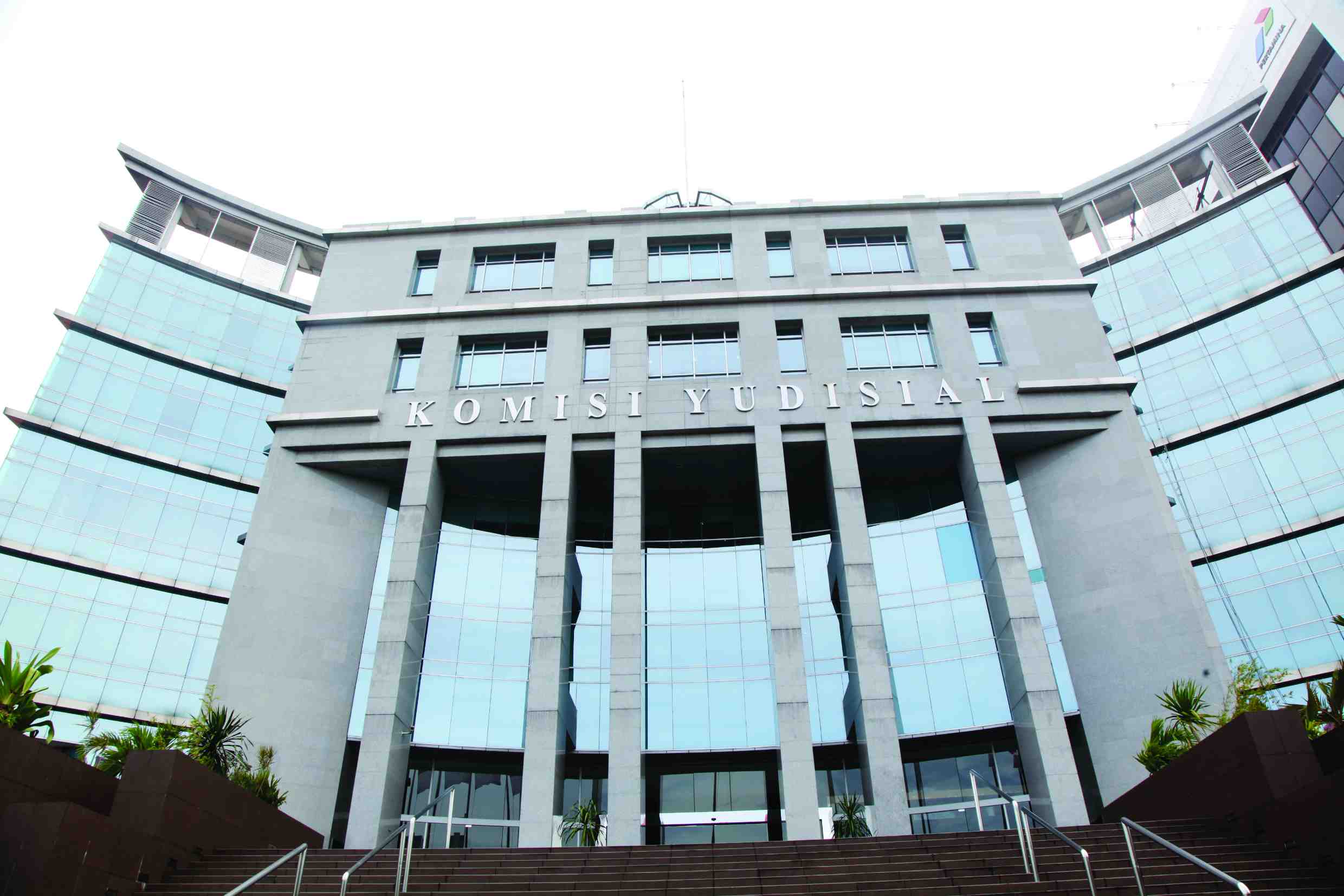 KY Tegaskan Peran dalam Menjaga Integritas Hakim, Bukan Memberantas