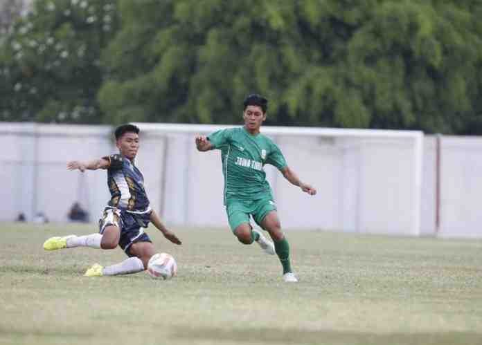 Tim Sepak Bola PON Jatim Uji Coba Lawan Papua Barat