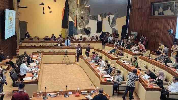 Komisi II DPR RI dan Pemerintah Sepakati PKPU Pilkada 2024 Berdasarkan Putusan MK