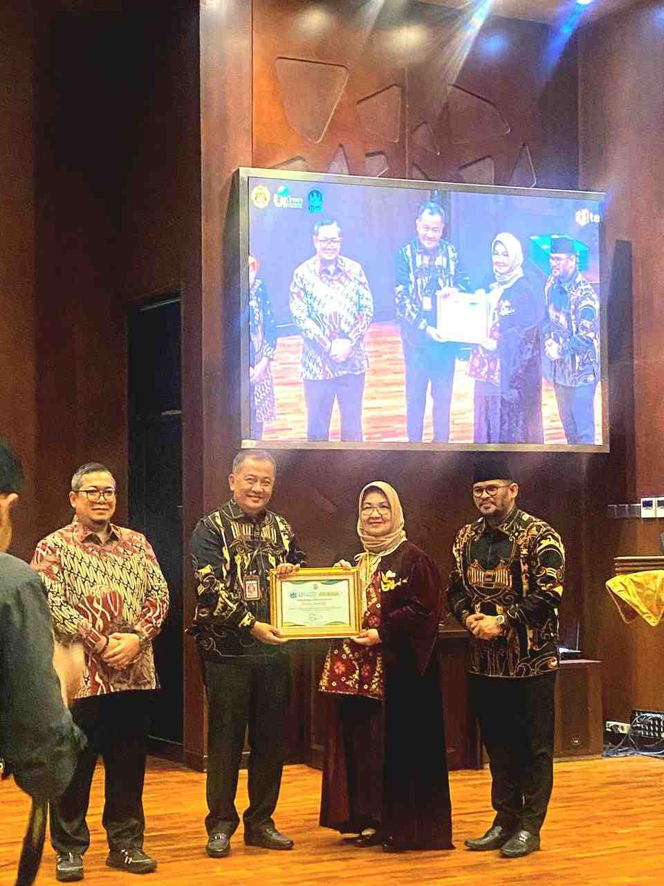 Kota Jambi Raih Penghargaan UI GreenCityMetric 2024