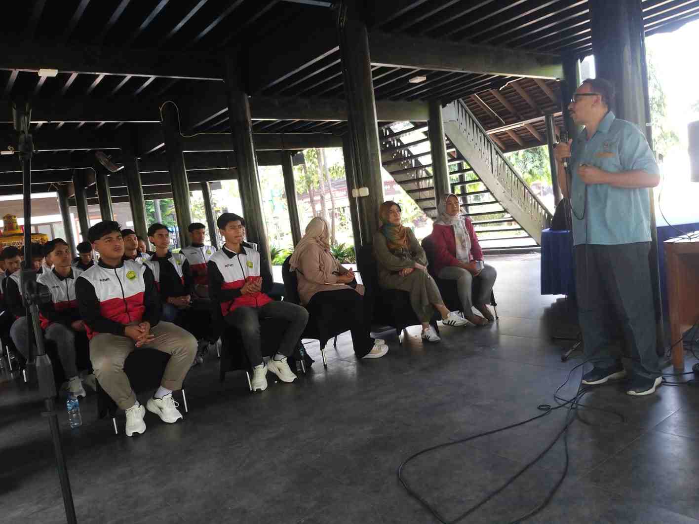 Tim Futsal PON Aceh 2024 Silaturahmi dengan PPTIM di Jakarta