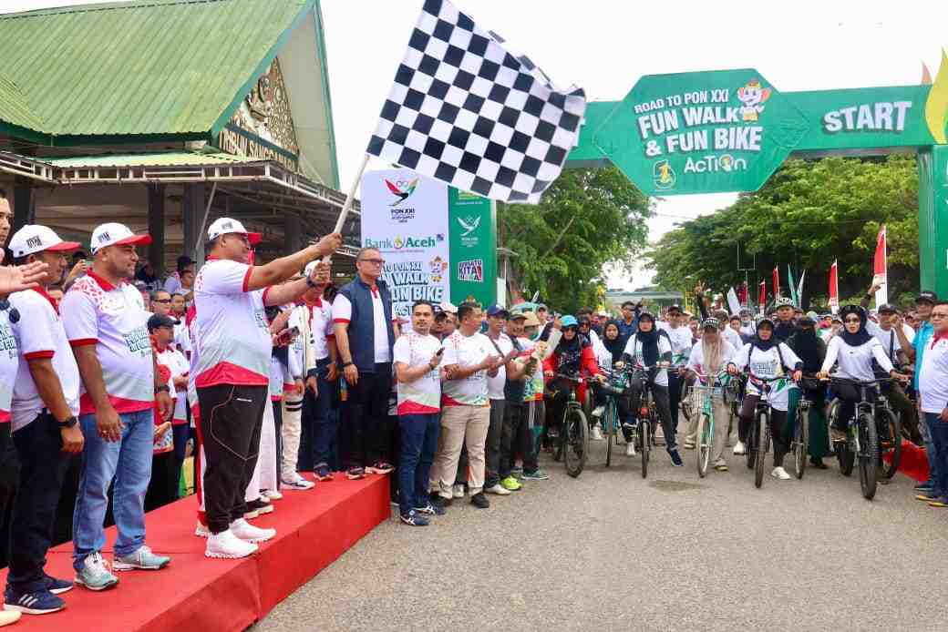 Meriahkan PON XXI, Pj Gubernur Aceh  Lepas Peserta Jalan Santai dan Sepeda Santai