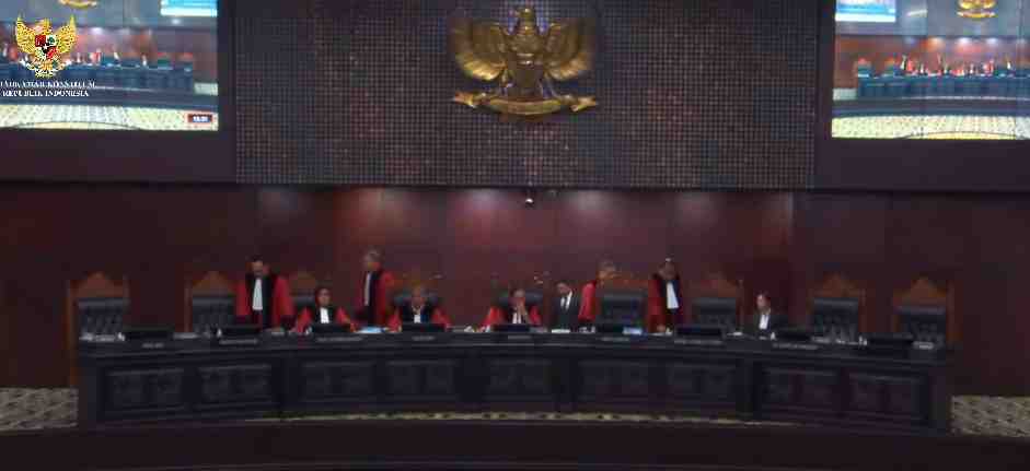 Mahkamah Konstitusi Gelar Sidang Lanjutan Pengujian UU HKPD