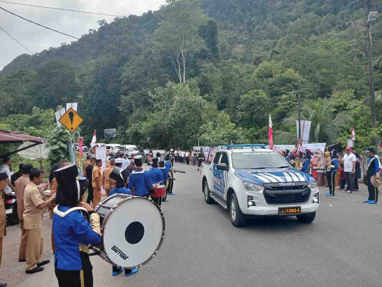 Polisi Aceh Jaya Kawal Kirab Api PON XXI Aceh-Sumut 2024