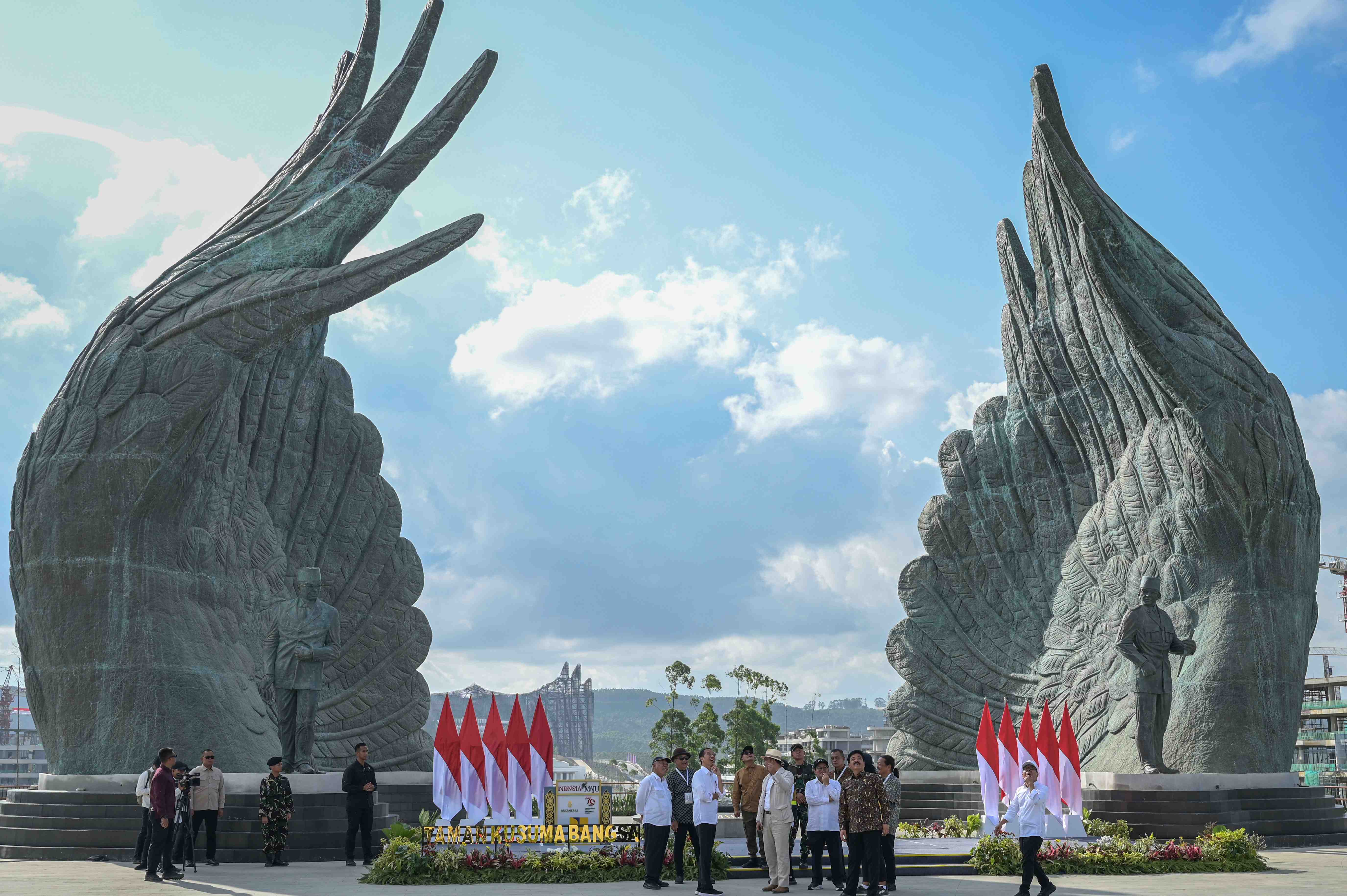 [SIARAN PERS] Presiden Jokowi Resmikan Taman Kusuma Bangsa di IKN, Simbol Penghormatan Pahlawan