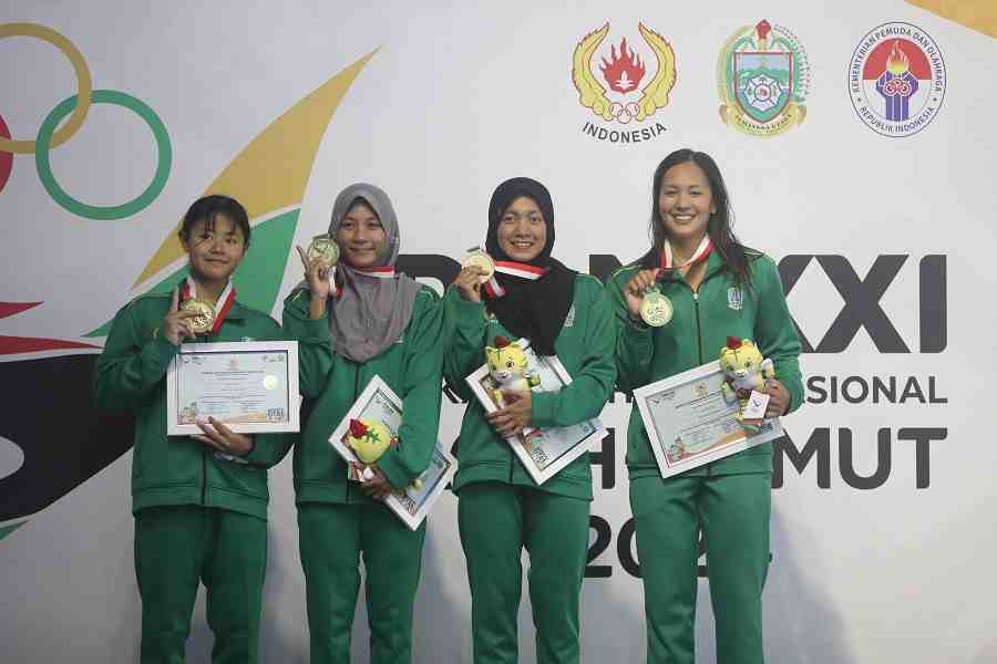 Jatim Kunci Emas Gaya Ganti Estafet 4X100 Meter Putri