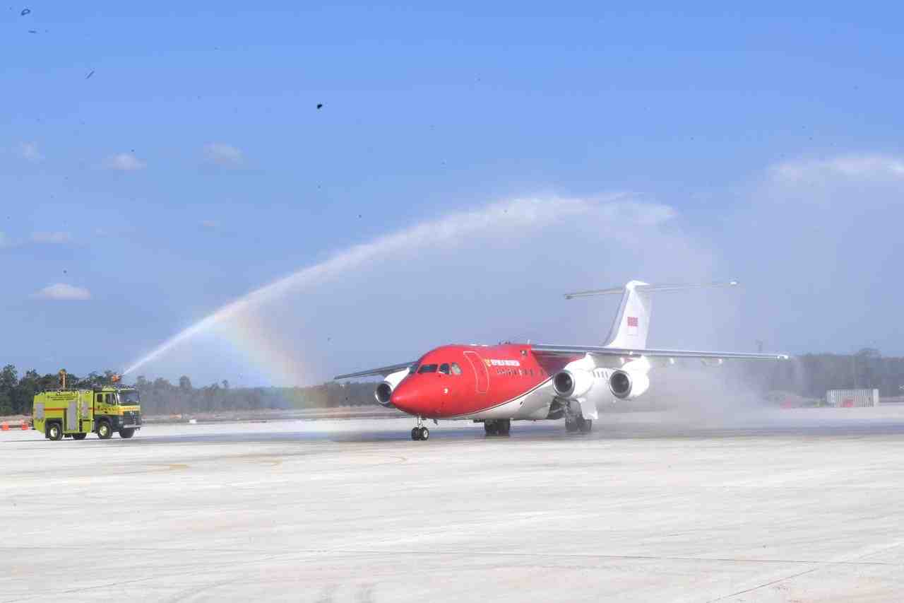 Presiden Jokowi Lakukan Pendaratan Perdana di Bandara Nusantara IKN