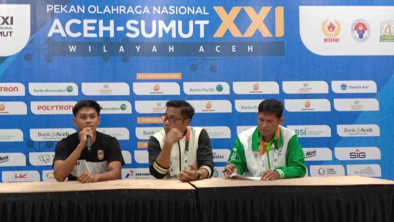 Kepemimpinan Wasit Irfan Wahyu Wijanarko Tuai Pujian di Semifinal PON XXI Aceh-Sumut