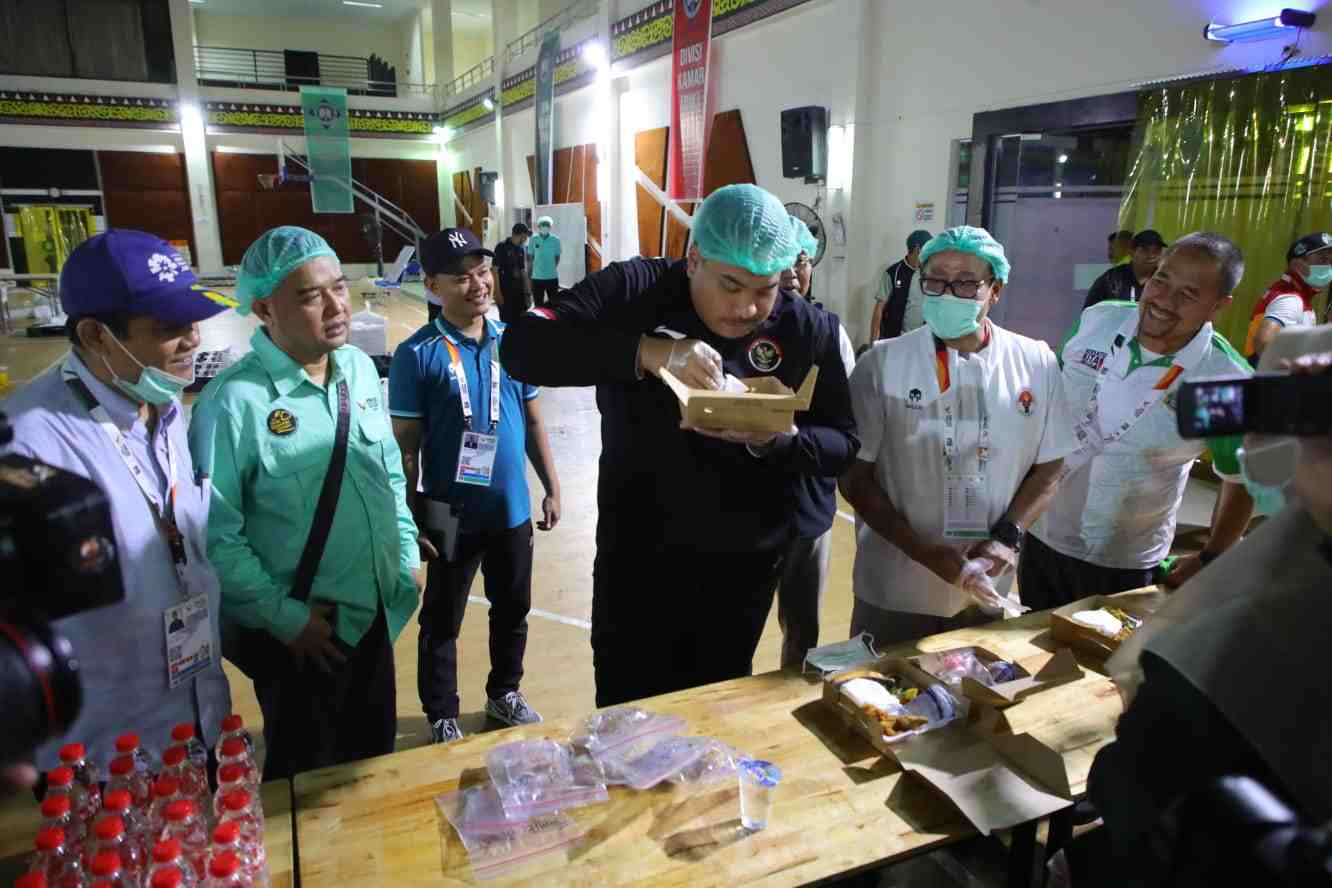 Menpora Dito Ariotedjo Pastikan Nasi Boks PON XXI hanya untuk Panitia, Bukan Atlet