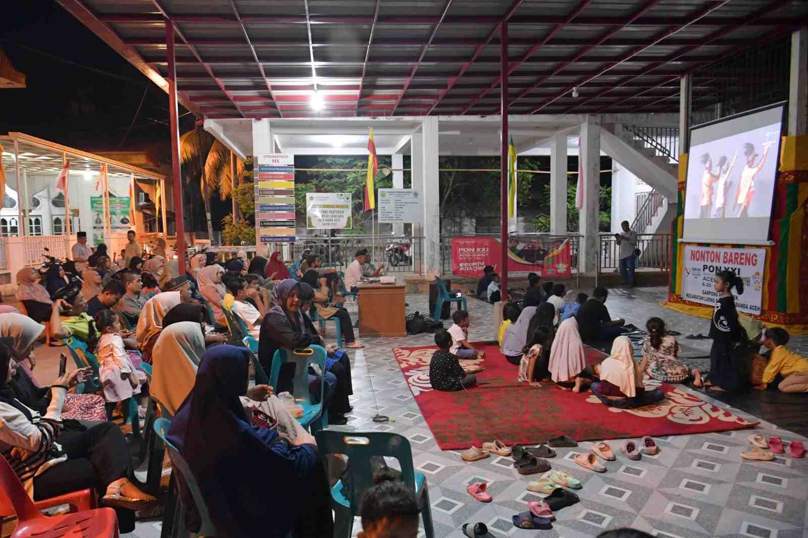 Antusiasnya Warga Gampong Panteriek Aceh Nobar Pembukaan PON XXI