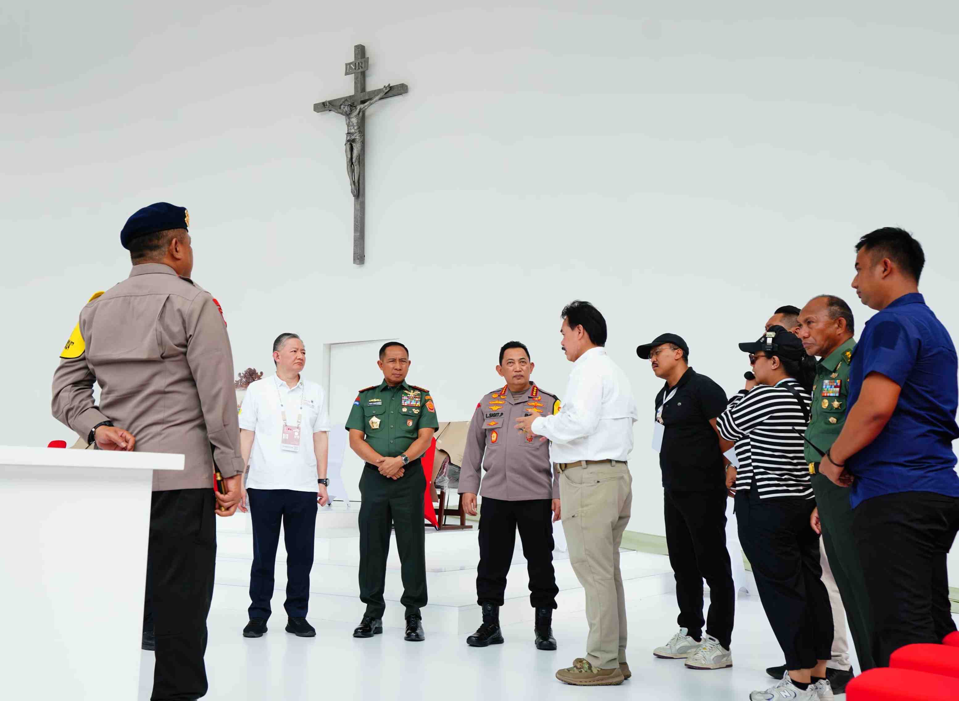 Kapolri dan Panglima TNI Pastikan Keamanan Misa Agung Paus Fransiskus di GBK