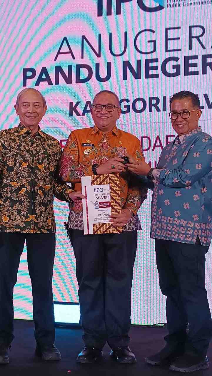 Pemkot Padang Raih Penghargaan Bergengsi Anugerah Pandu Negeri 2024!
