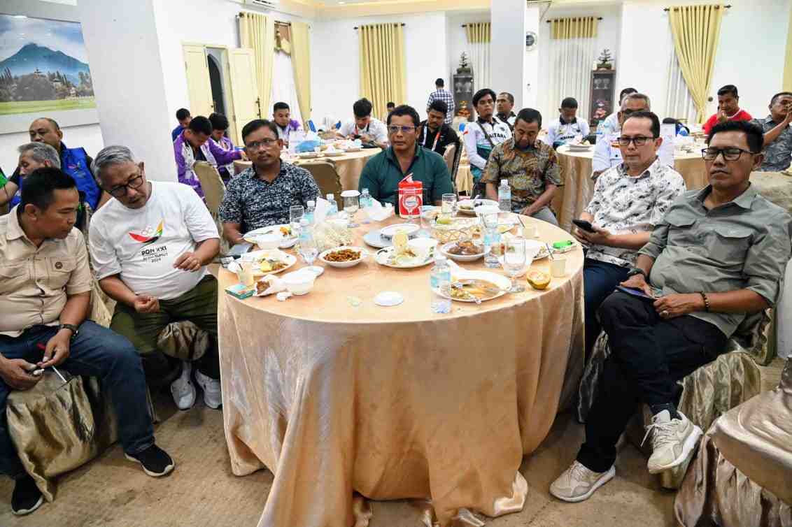 Pj Bupati Iswanto Jamu Kuah Belangong Atlet PON XXI Cabor Kurash di Meuligoe