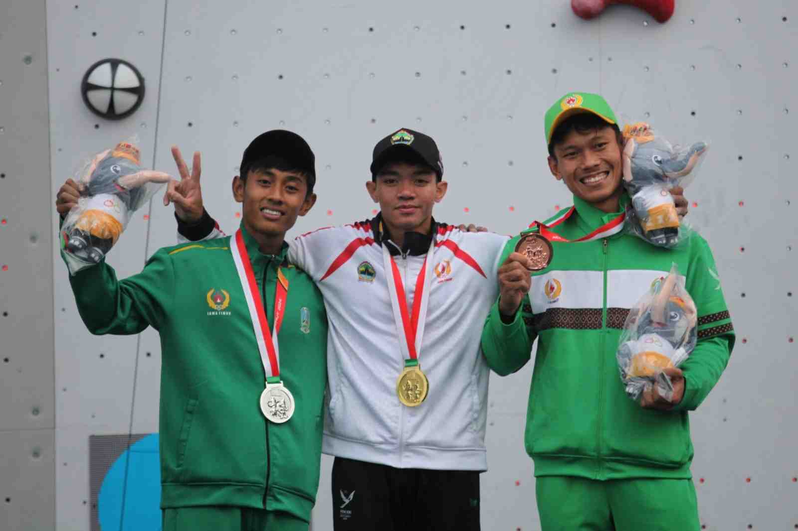 Atlet Panjat Tebing Jawa Tengah Sabet Emas Kategori Speed WR Putra