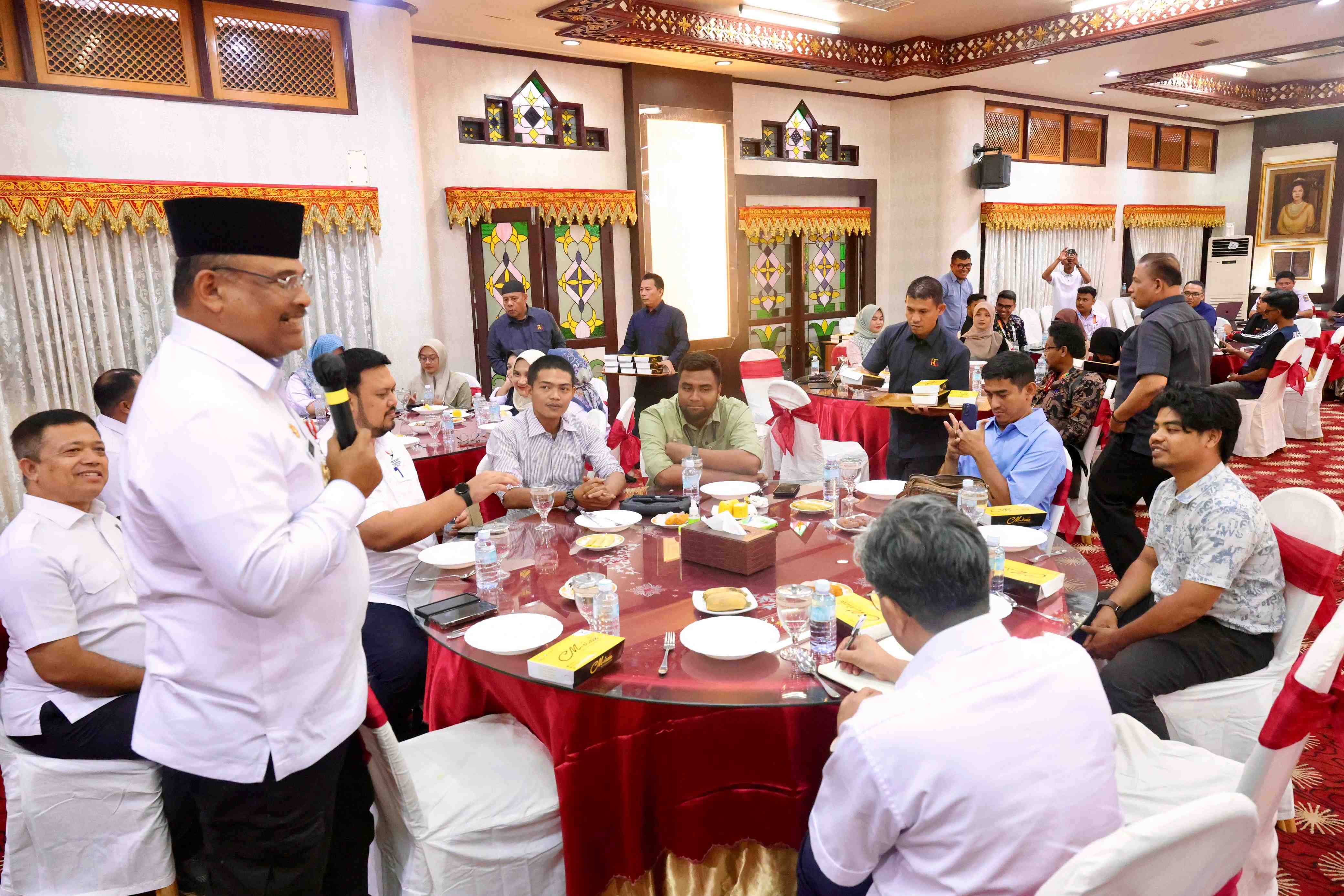 Pj Gubernur Aceh Ajak Pegiat Media Sosial Bangun Citra Positif Aceh di PON XXI