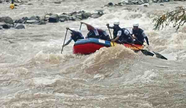 Sumut Raih Emas Arung Jeram Nomor Down River Race Kategori R6 Putri