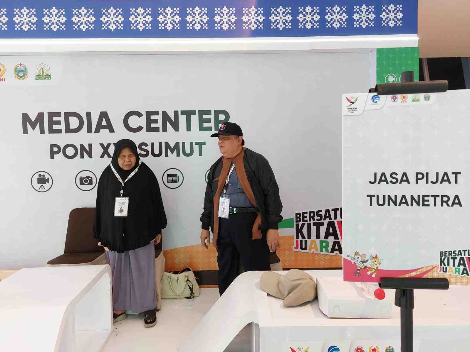Layanan Pijat Tunanetra Hadir di Media Center PON XXI Aceh-Sumut 2024, Bantu Relaksasi Atlet dan Jurnalis