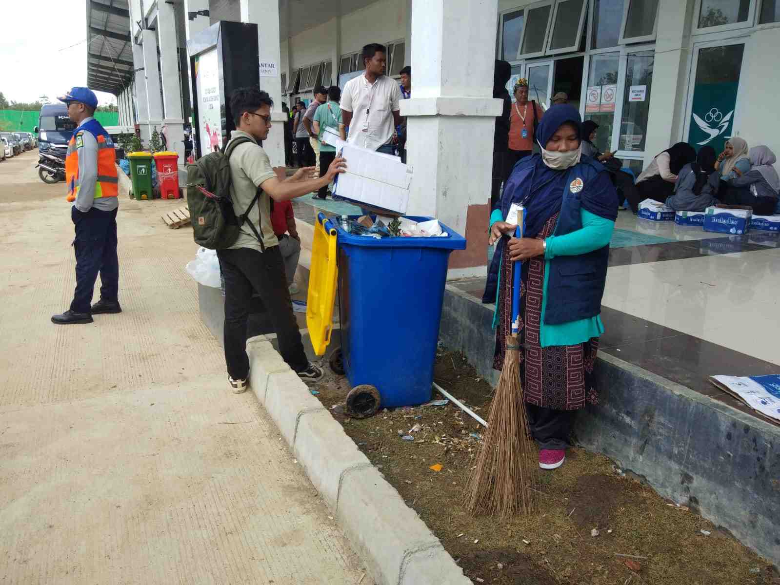 Pj Bupati Aceh Besar Apresiasi Kinerja Petugas Kebersihan Selama PON XXI