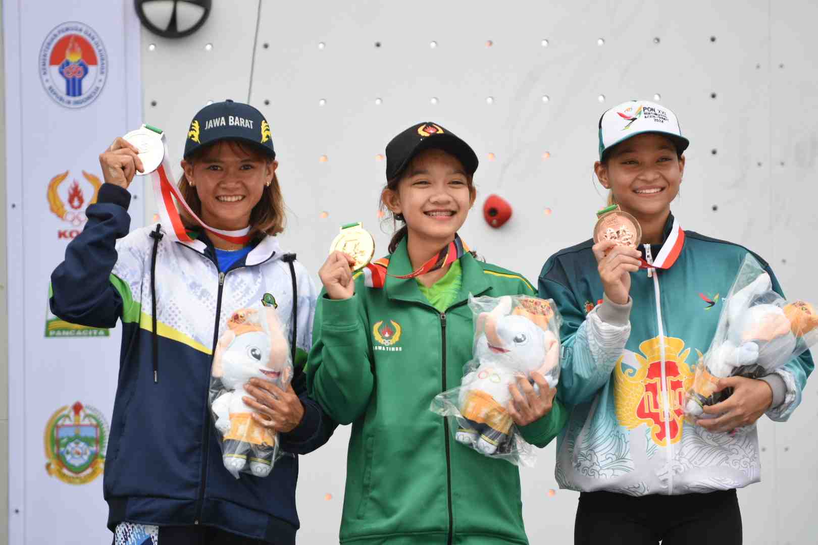 Atlet Jatim Alma Ariella Tsany Raih Emas Panjat Tebing 