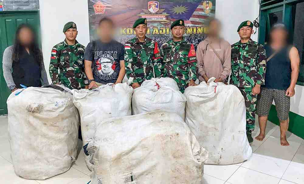 Tim Gabungan TNI Gagalkan Penyelundupan Balpress di Perbatasan RI-Malaysia