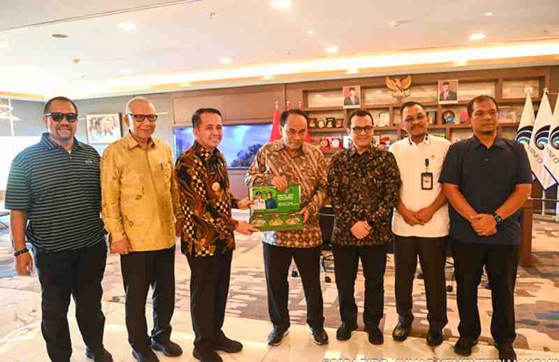 Menkominfo Terima Penghargaan atas Dukungan Media Center PON XXI Aceh-Sumut